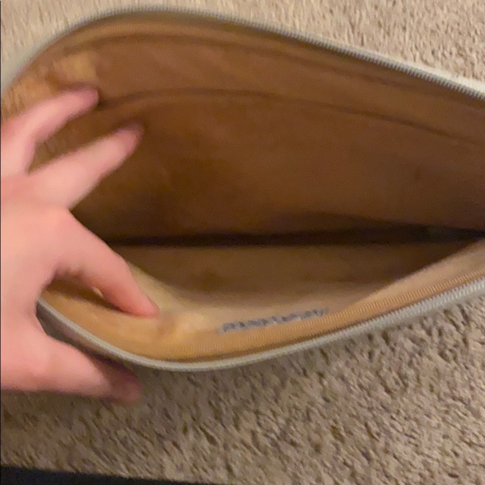 Computer case - Picture 2 of 4